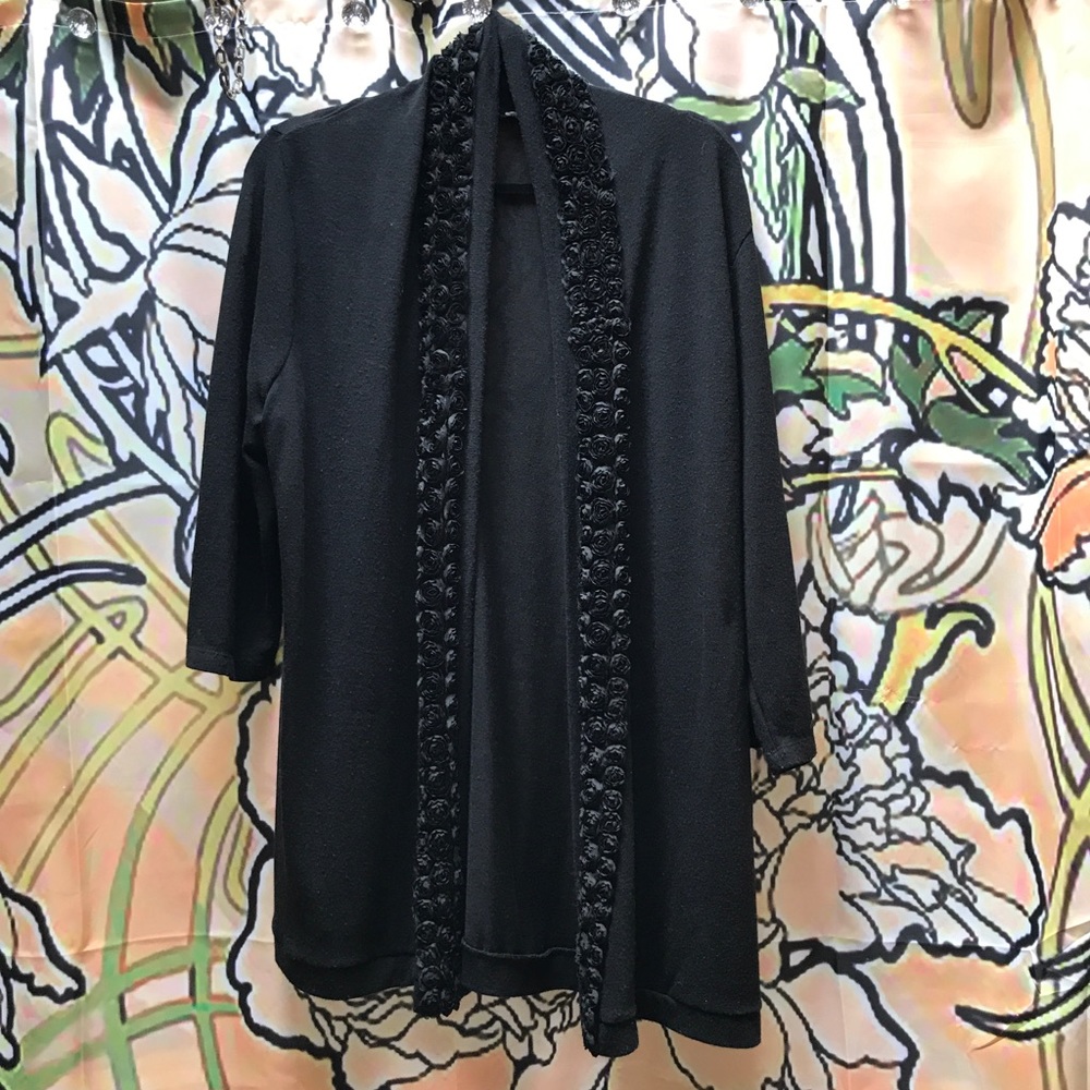 Dressy open cardigan with rose details